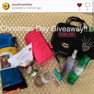 @sunshinealoha has a giveaway!